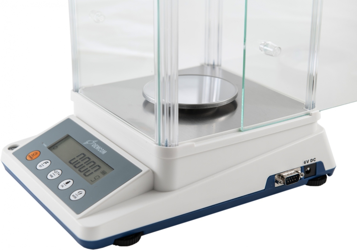 laboratornye-vesy-demcom-dl-203-2